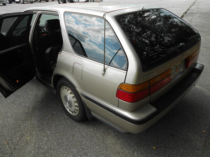 Left rear corner - 1991 Accord Wagon EX